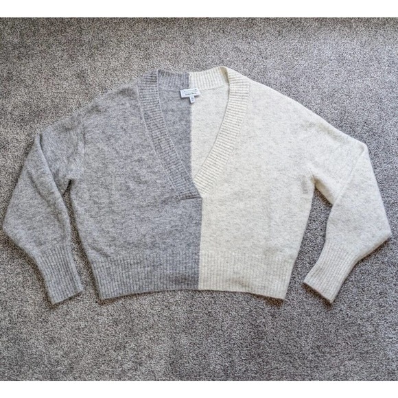 & Other Stories Sweaters - & Other Stories Colorblock Gray White Alpaca Wool Blend V Neck Sweater XS Half